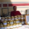 Carlo verkauft seinen Honig